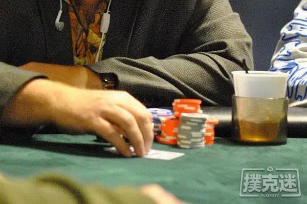 德州扑克习惯更宽的范围：大盲位置的打法
