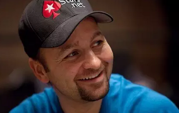 摇滚歌手一样的德州扑克选手--Daniel Negreanu