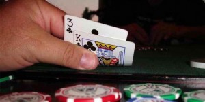 【扑克反水】这四种起手牌千万不要玩