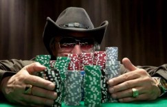 【扑克反水】牌桌形象没有优劣之分，就看你如何用好它