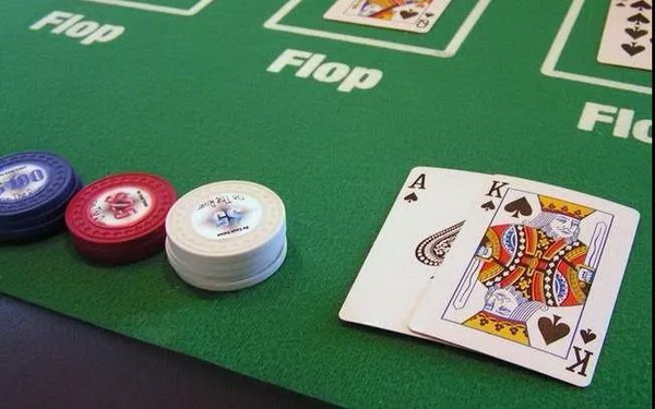 德州扑克常规桌牌谱分析:每天我都在不停的开火